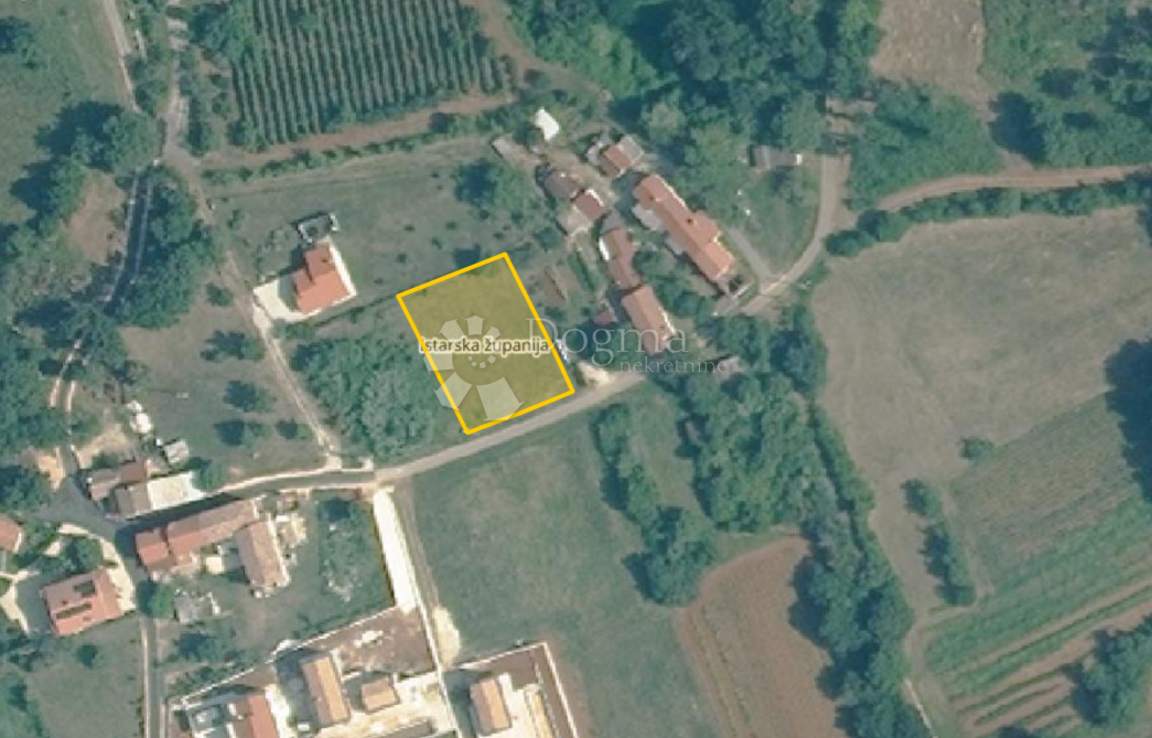 Terreno edificabile con progetto e utenze pagate