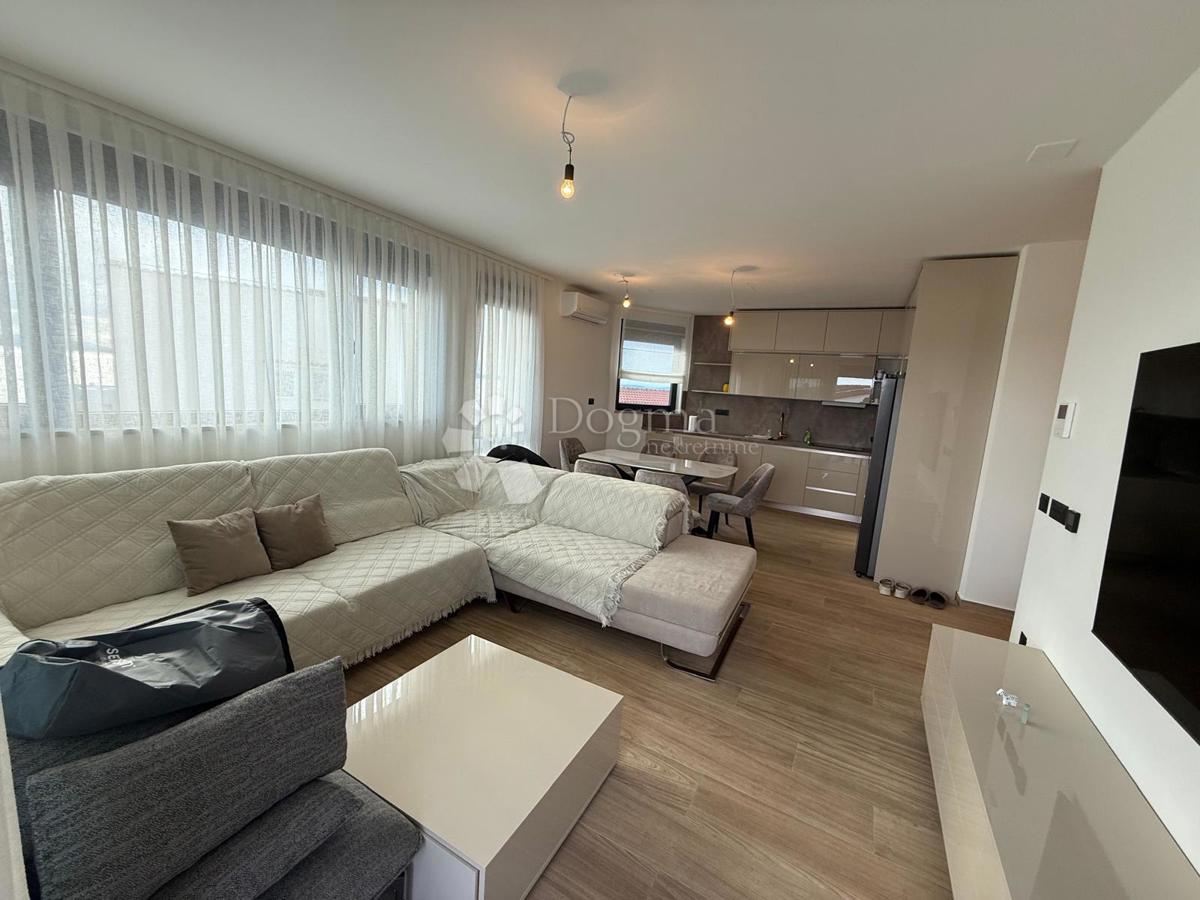 Appartamento Petrčane, Zadar - Okolica, 180m2