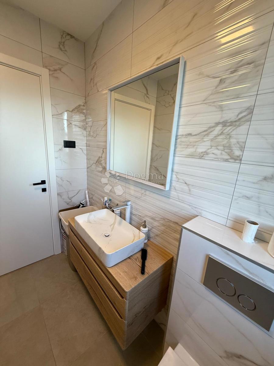 Appartamento Petrčane, Zadar - Okolica, 180m2