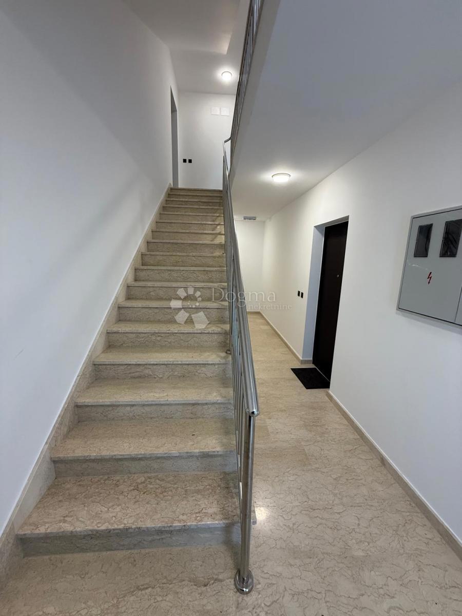 Appartamento Petrčane, Zadar - Okolica, 180m2