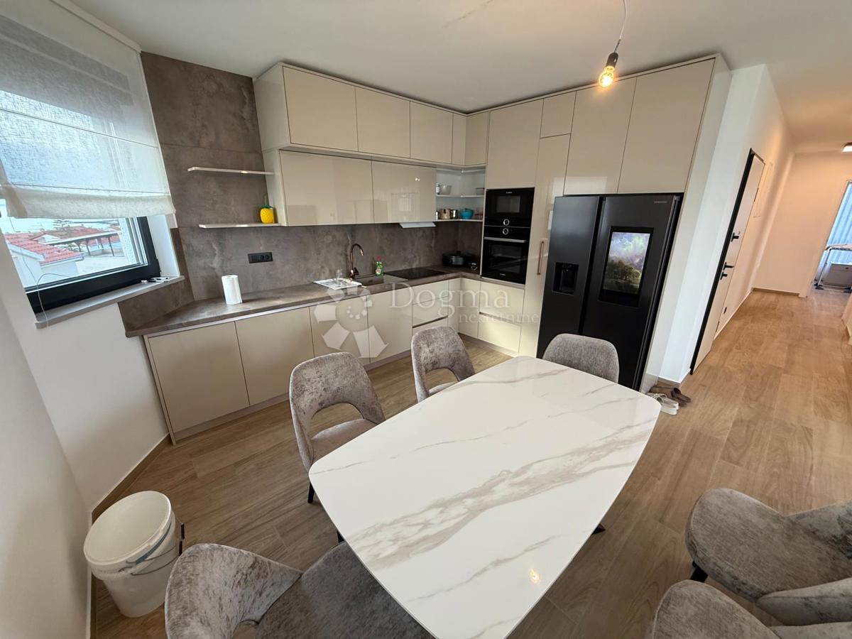 Appartamento Petrčane, Zadar - Okolica, 180m2