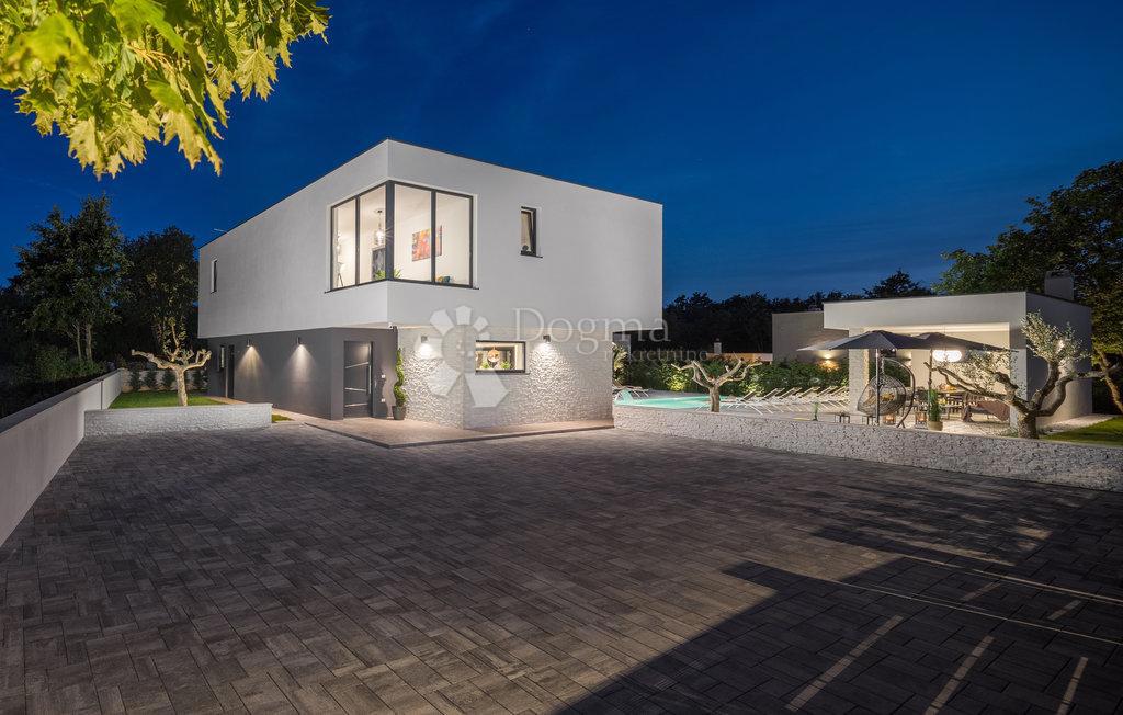 Casa Svetvinčenat, 308m2