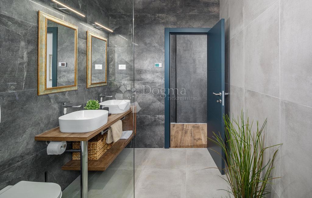 Casa Svetvinčenat, 308m2