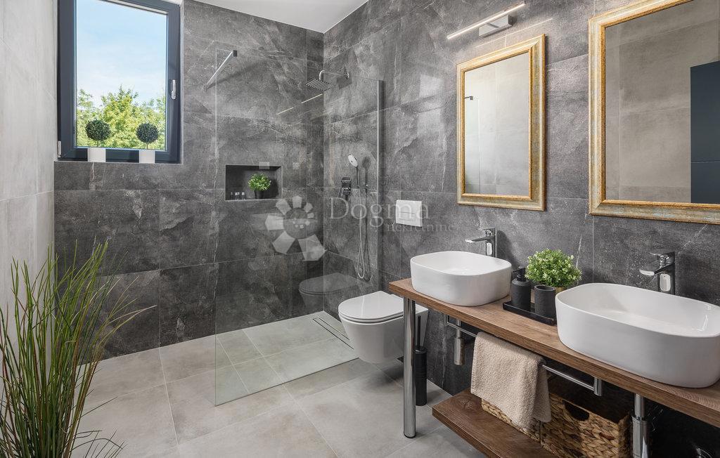 Casa Svetvinčenat, 308m2