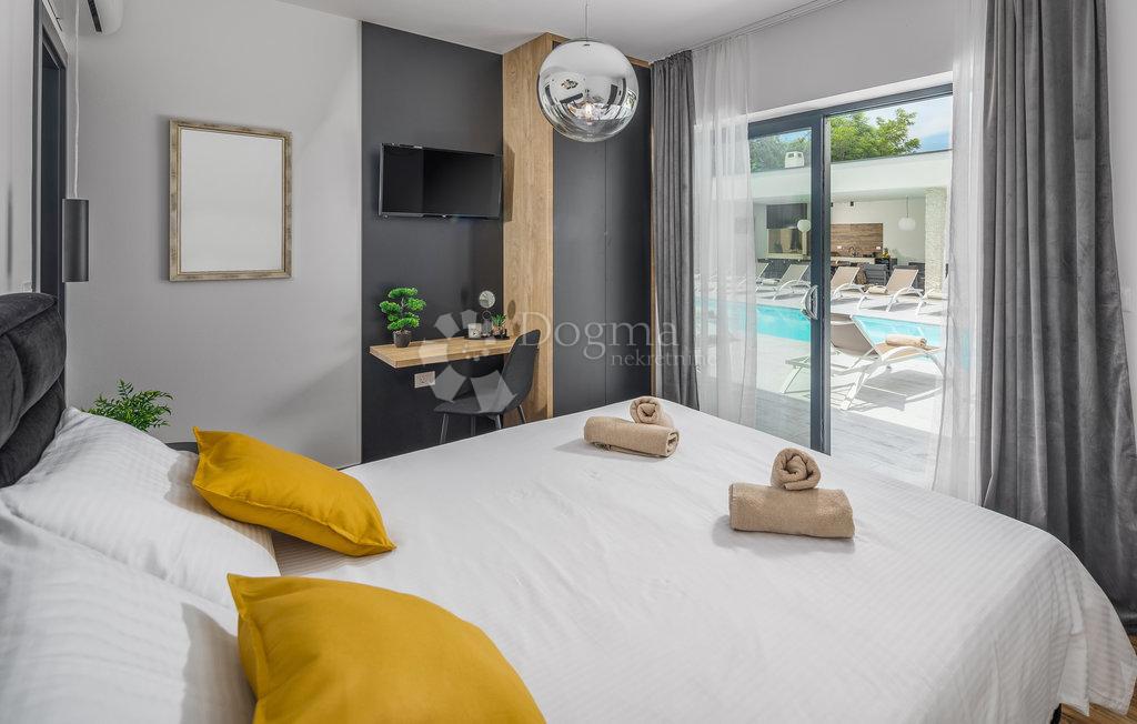 Casa Svetvinčenat, 308m2