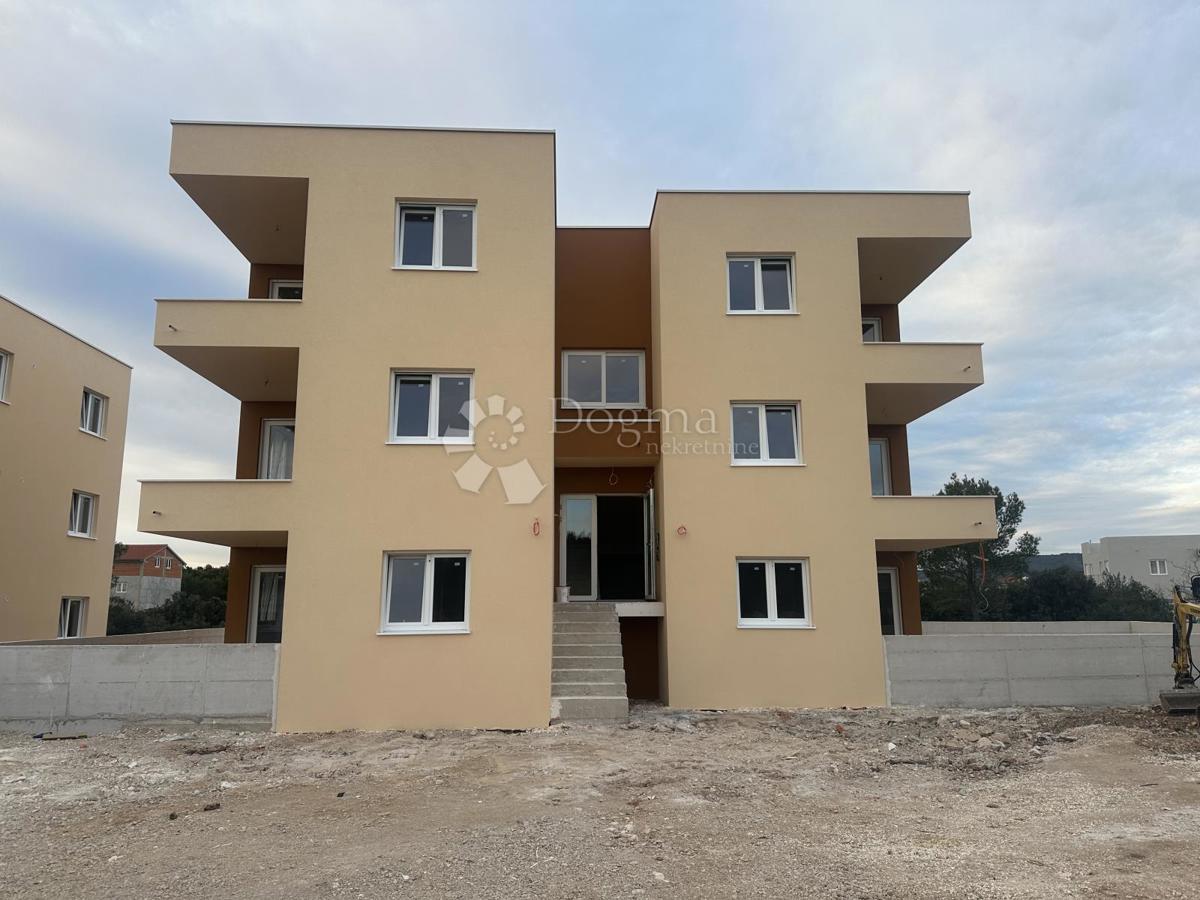 Allogio Donje Ražine, Šibenik, 67,64m2