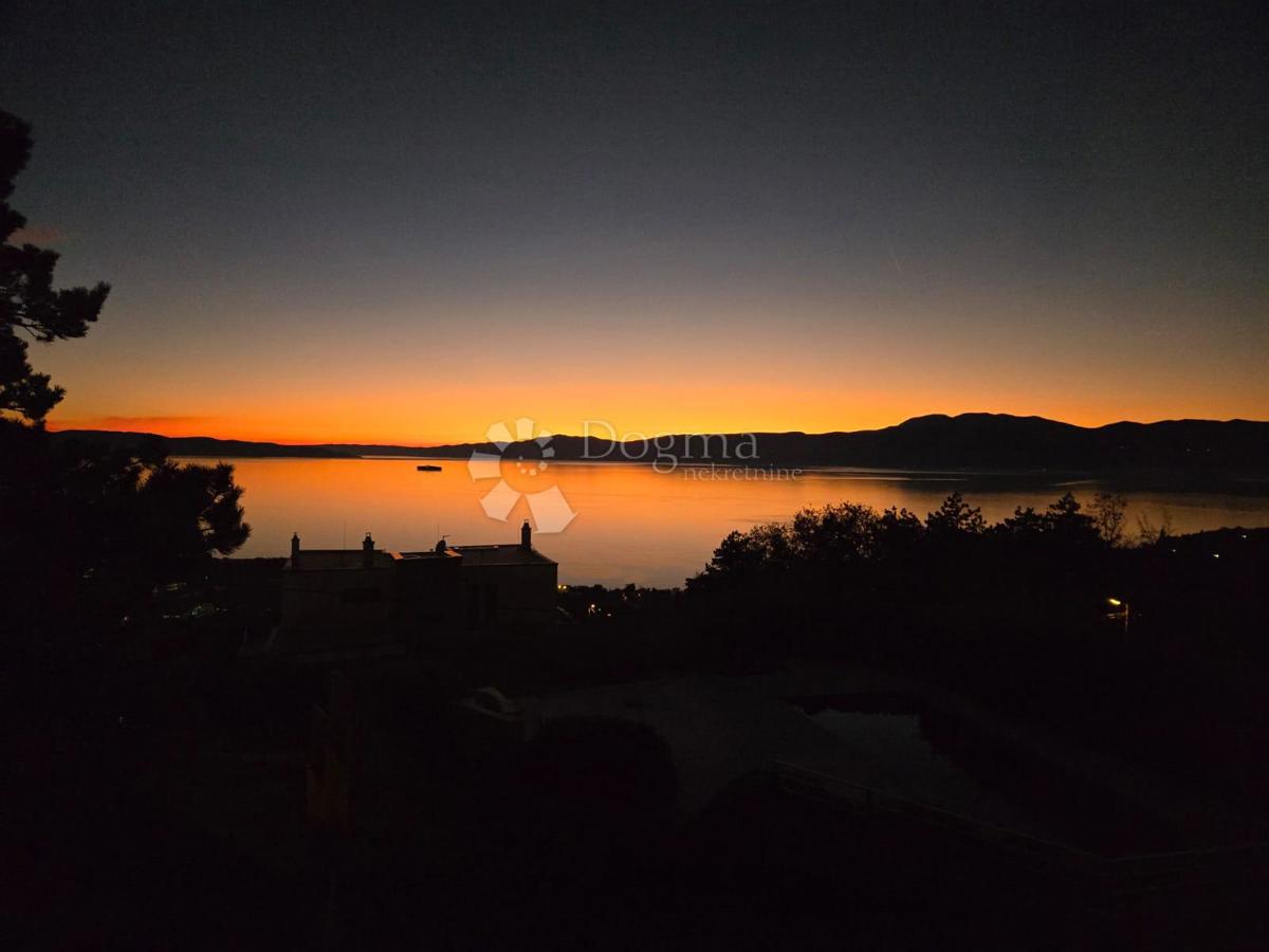 Terreno edificabile Karlobag, 820m2