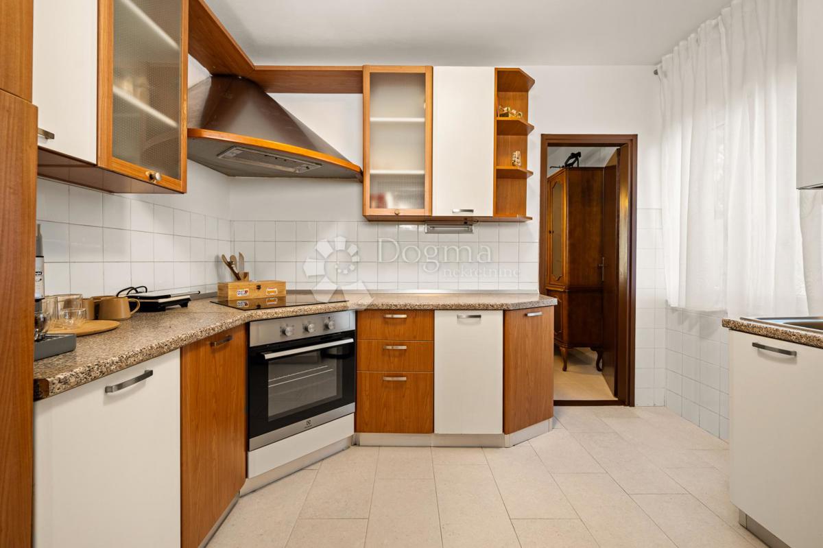 Allogio Sv. Polikarp / Sisplac, Pula, 157m2