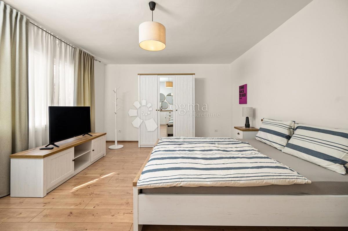 Allogio Sv. Polikarp / Sisplac, Pula, 157m2