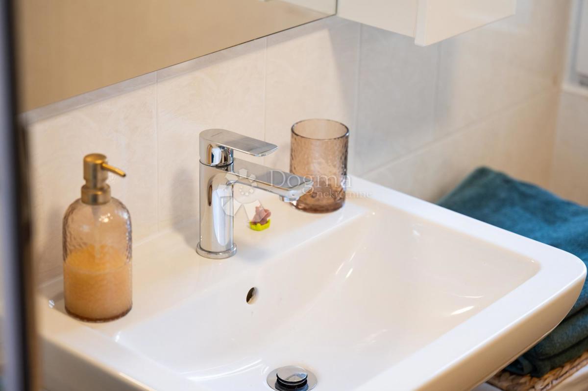 Allogio Sv. Polikarp / Sisplac, Pula, 157m2