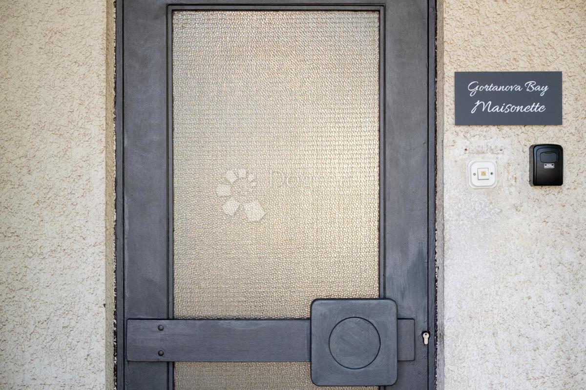 Allogio Sv. Polikarp / Sisplac, Pula, 157m2