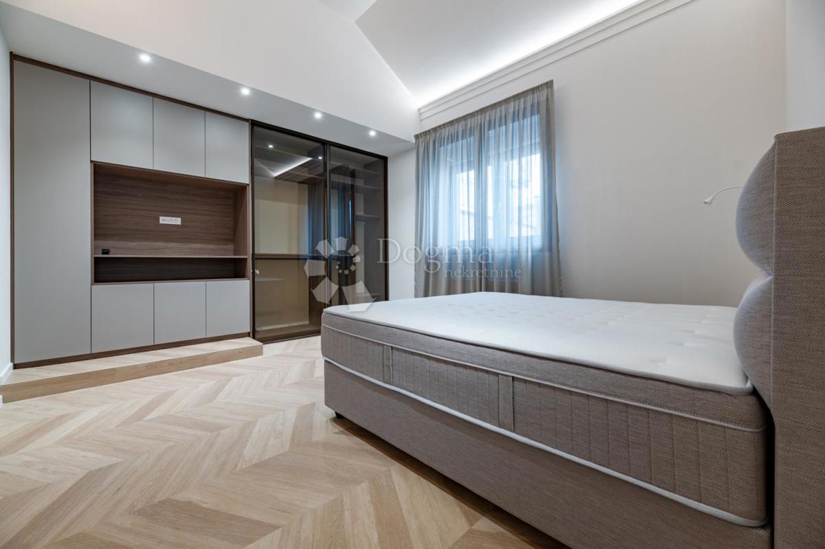 CENTRO DI ZAGABRIA, APPARTAMENTO DI LUSSO RECENTEMENTE RISTRUTTURATO