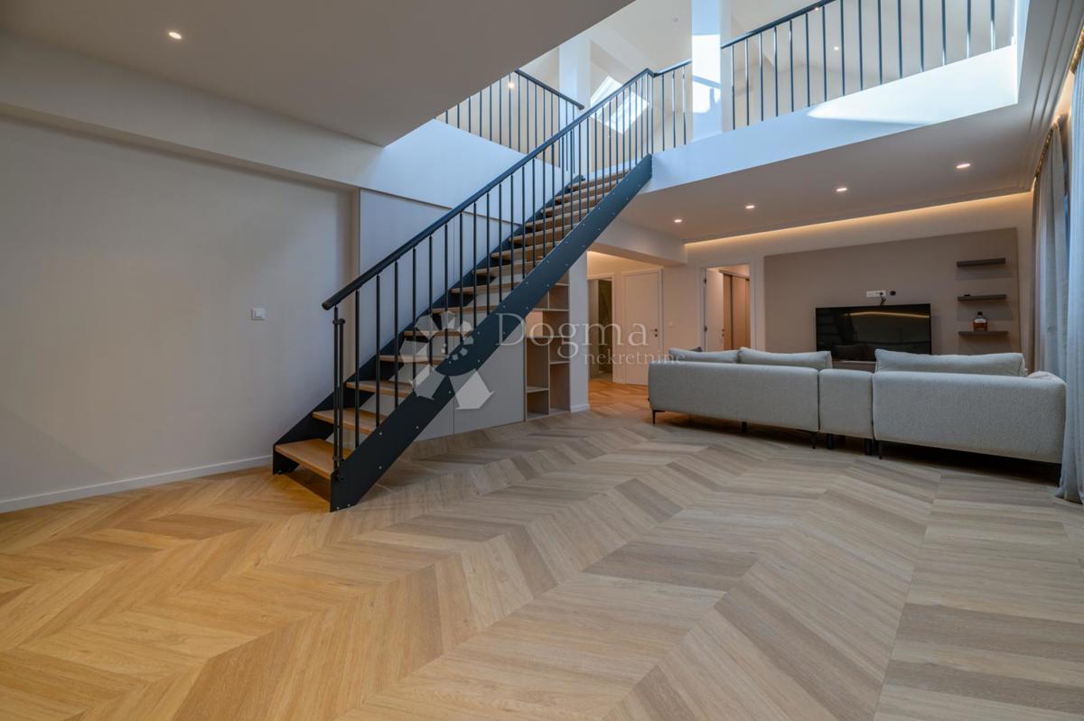 CENTRO DI ZAGABRIA, APPARTAMENTO DI LUSSO RECENTEMENTE RISTRUTTURATO