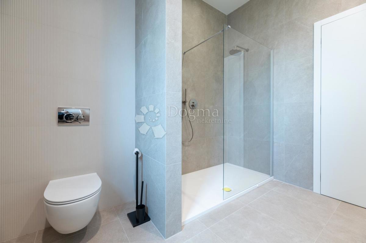 CENTRO DI ZAGABRIA, APPARTAMENTO DI LUSSO RECENTEMENTE RISTRUTTURATO