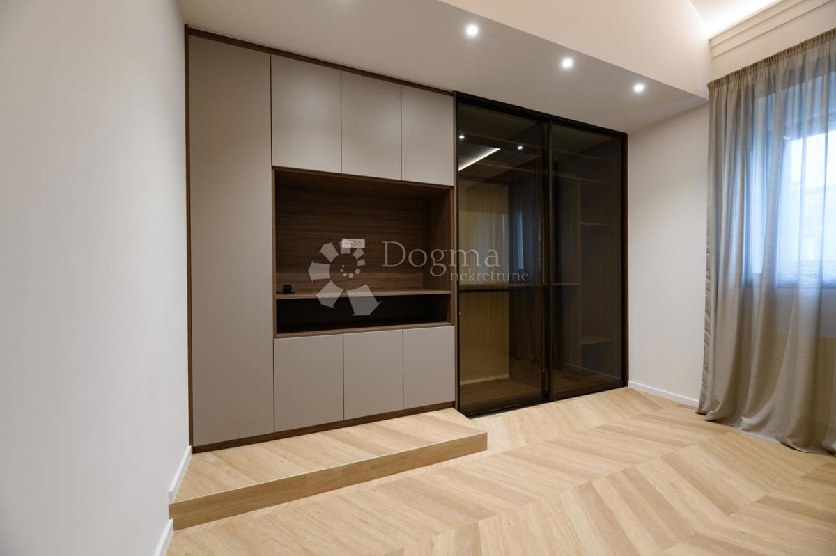 CENTRO DI ZAGABRIA, APPARTAMENTO DI LUSSO RECENTEMENTE RISTRUTTURATO