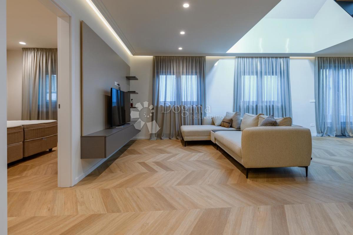 CENTRO DI ZAGABRIA, APPARTAMENTO DI LUSSO RECENTEMENTE RISTRUTTURATO