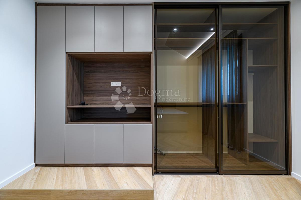 CENTRO DI ZAGABRIA, APPARTAMENTO DI LUSSO RECENTEMENTE RISTRUTTURATO