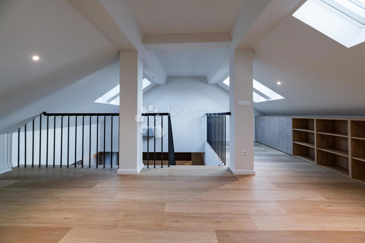 CENTRO DI ZAGABRIA, APPARTAMENTO DI LUSSO RECENTEMENTE RISTRUTTURATO