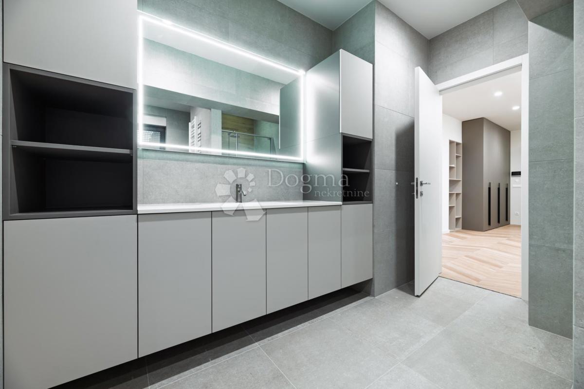 CENTRO DI ZAGABRIA, APPARTAMENTO DI LUSSO RECENTEMENTE RISTRUTTURATO