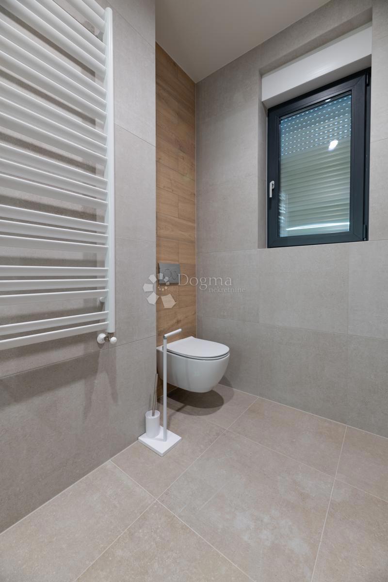 CENTRO DI ZAGABRIA, APPARTAMENTO DI LUSSO RECENTEMENTE RISTRUTTURATO