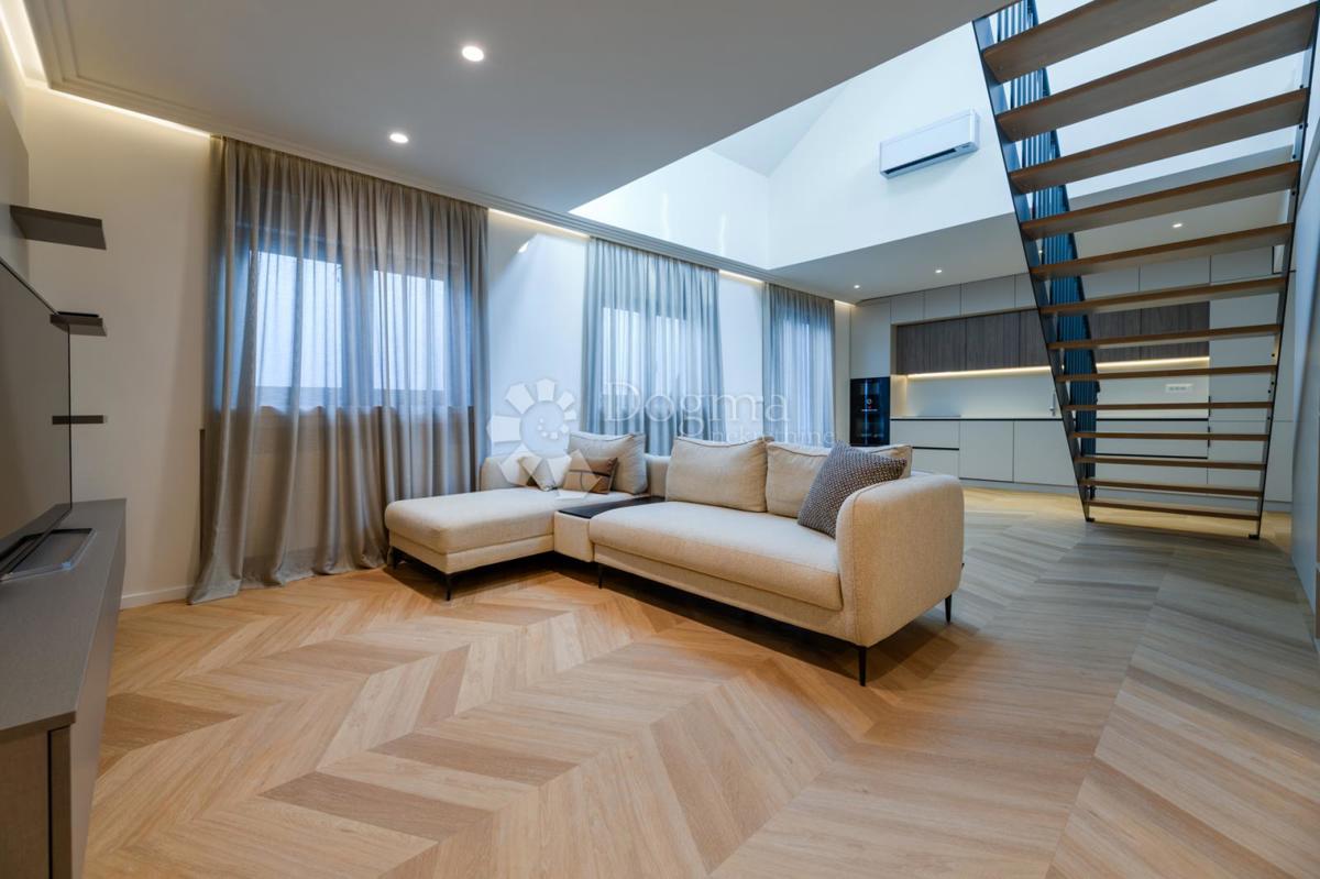 CENTRO DI ZAGABRIA, APPARTAMENTO DI LUSSO RECENTEMENTE RISTRUTTURATO