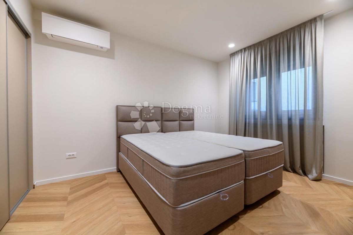 CENTRO DI ZAGABRIA, APPARTAMENTO DI LUSSO RECENTEMENTE RISTRUTTURATO