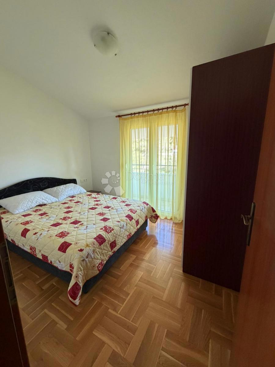 Allogio Okrug Gornji, Okrug, 72m2
