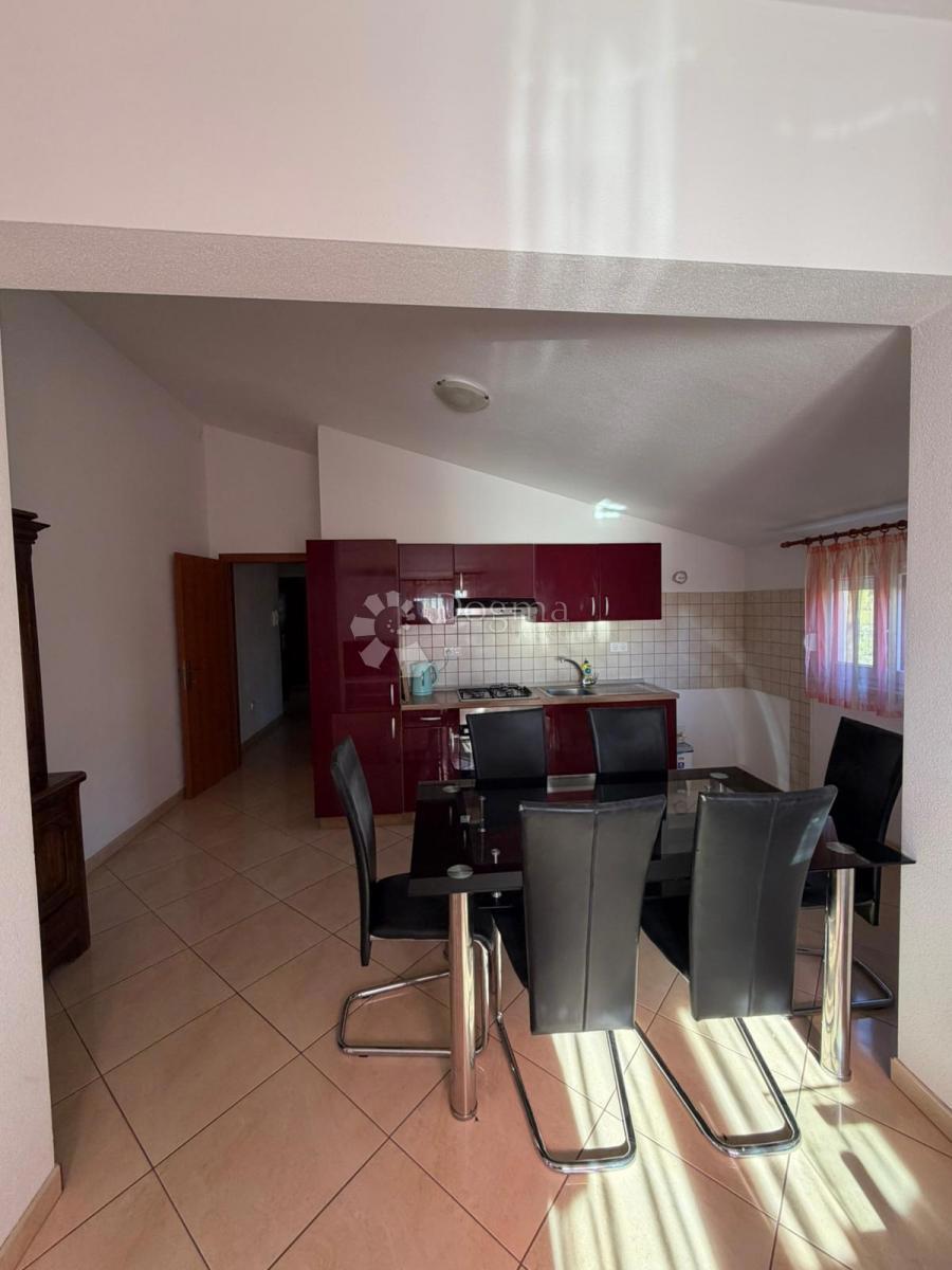 Allogio Okrug Gornji, Okrug, 72m2