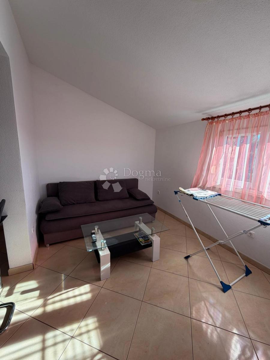 Allogio Okrug Gornji, Okrug, 72m2