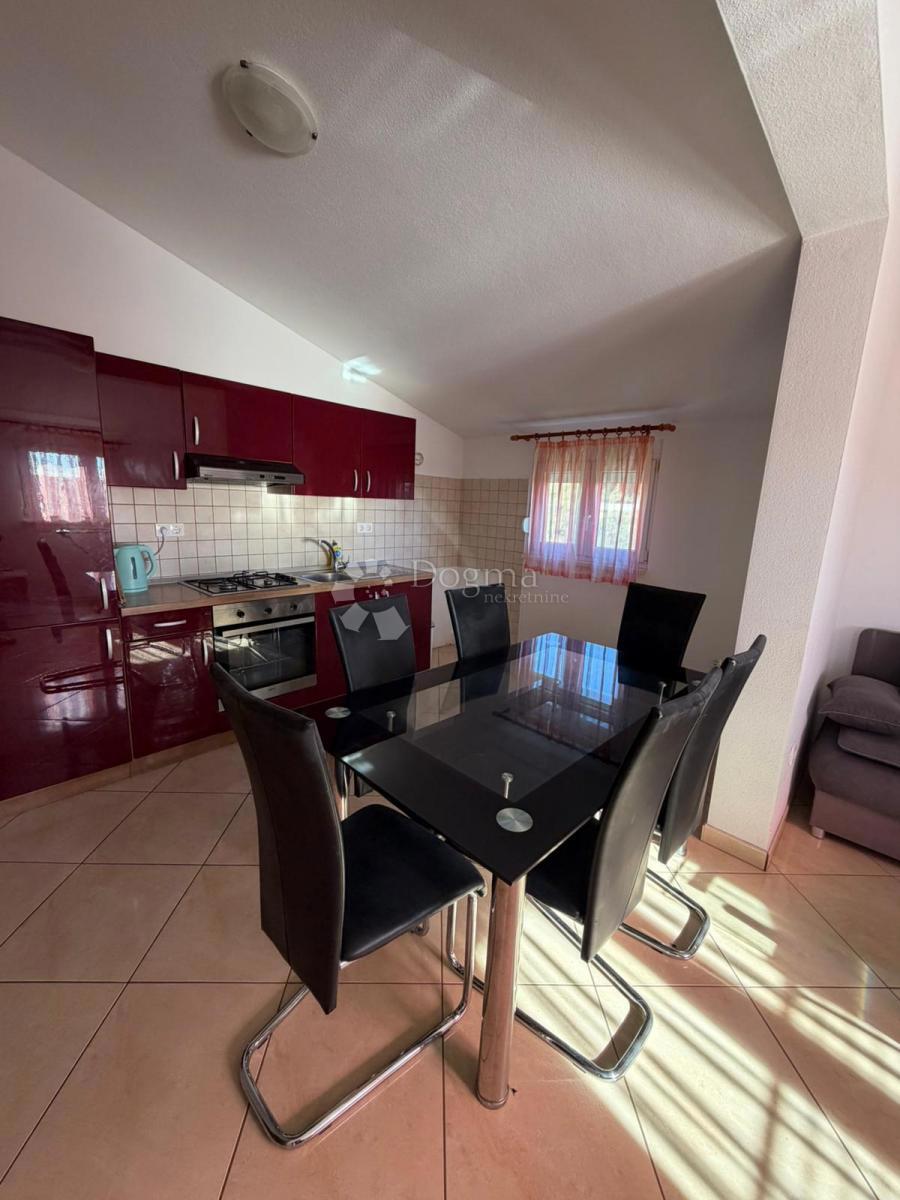 Allogio Okrug Gornji, Okrug, 72m2