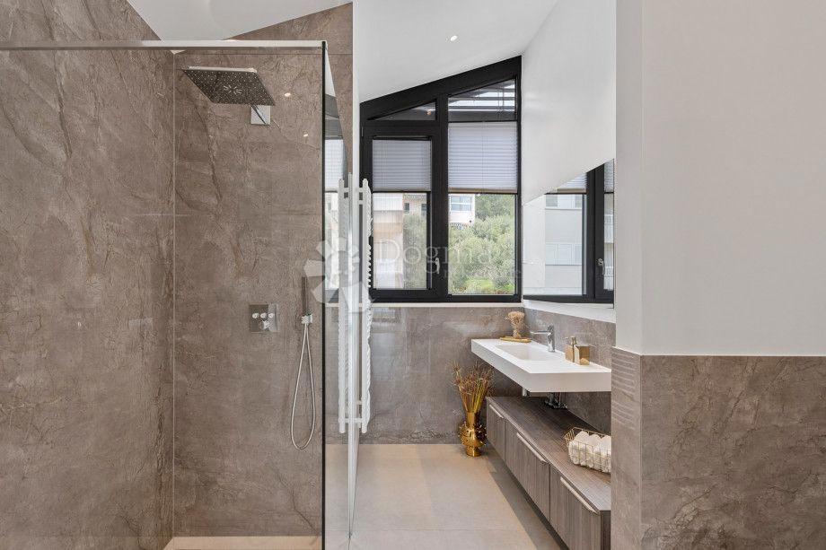 Casa Jesenice, Dugi Rat, 105m2