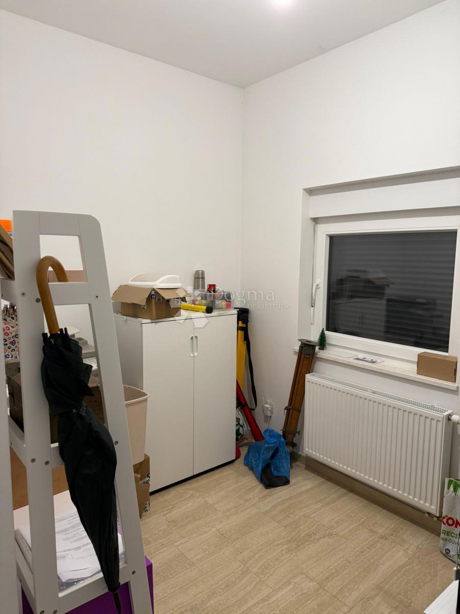 Locale commerciale Sesvetski Kraljevec, Sesvete, 48,05m2