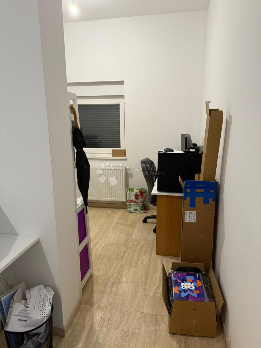 Locale commerciale Sesvetski Kraljevec, Sesvete, 48,05m2