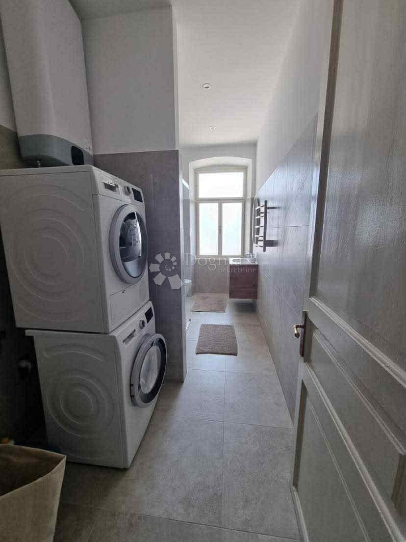 Appartamento elegantemente arredato per affitto a lungo termine nel centro di Pola - 93 m² con terrazza