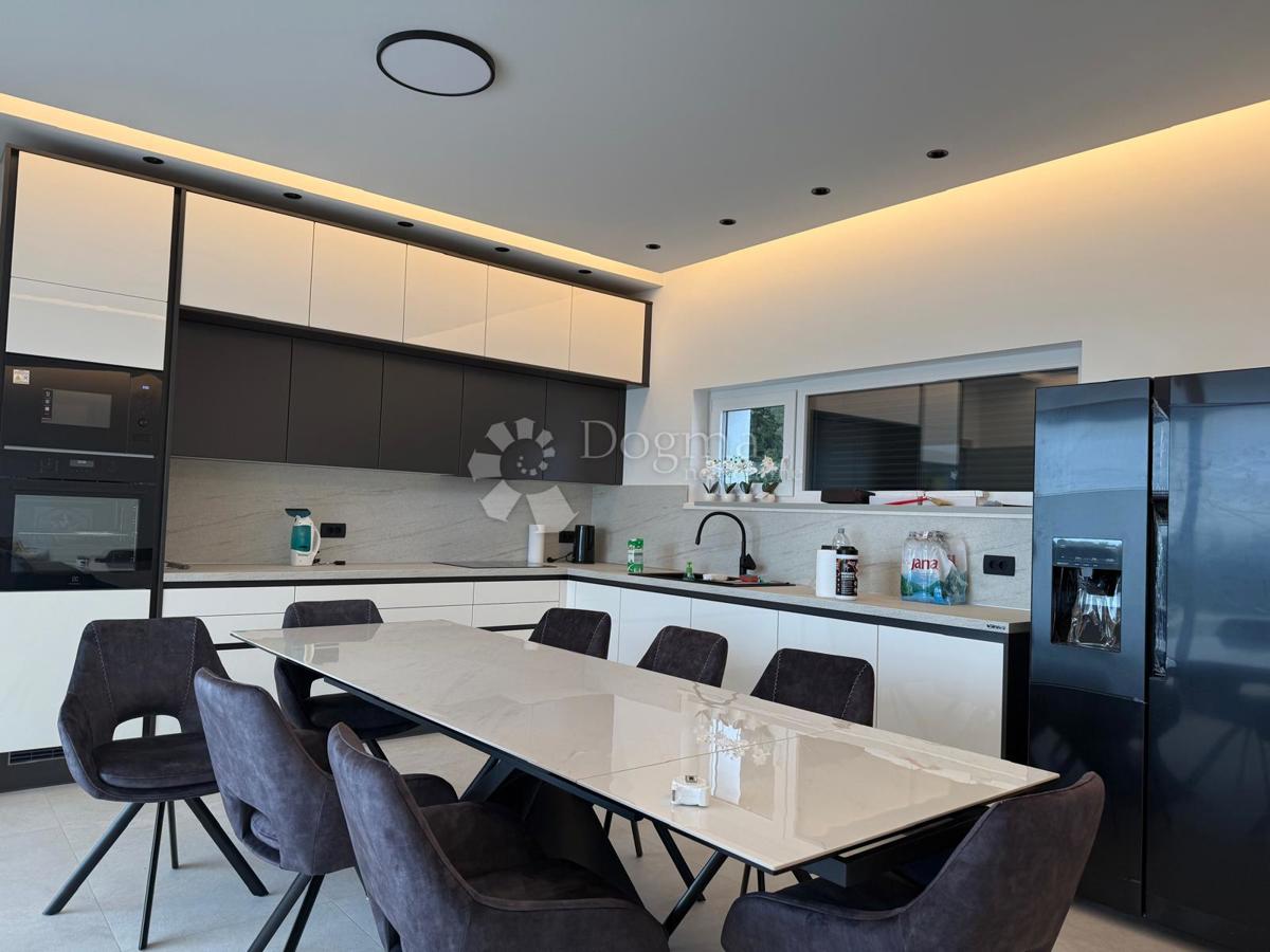 Casa Šijana, Pula, 205m2