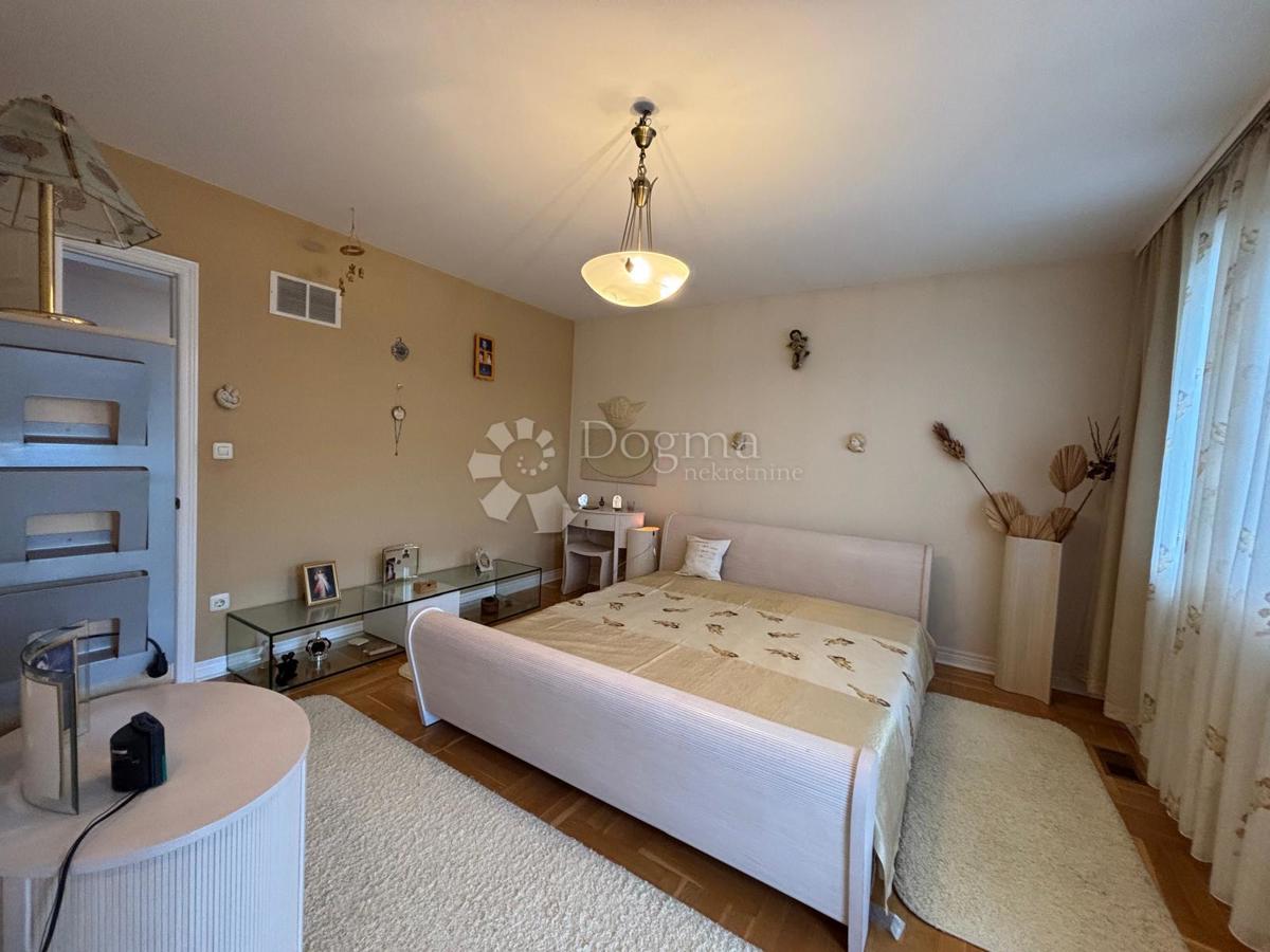 Casa Novi Dvori, Zaprešić, 200m2