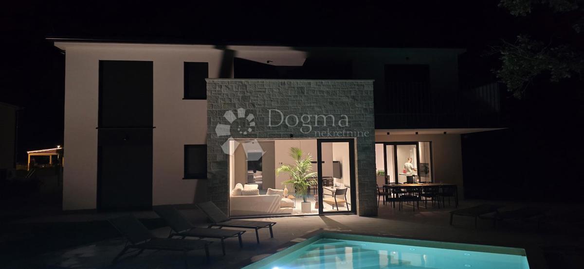 Terreno edificabile Sutivanac, Barban, 1.045m2