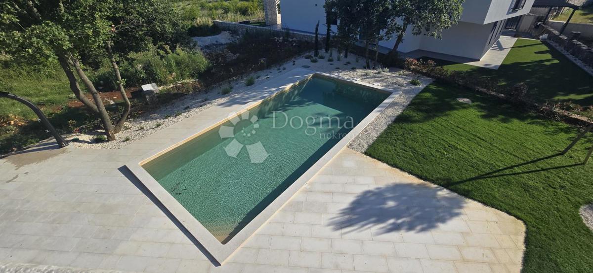 Terreno edificabile Sutivanac, Barban, 1.045m2