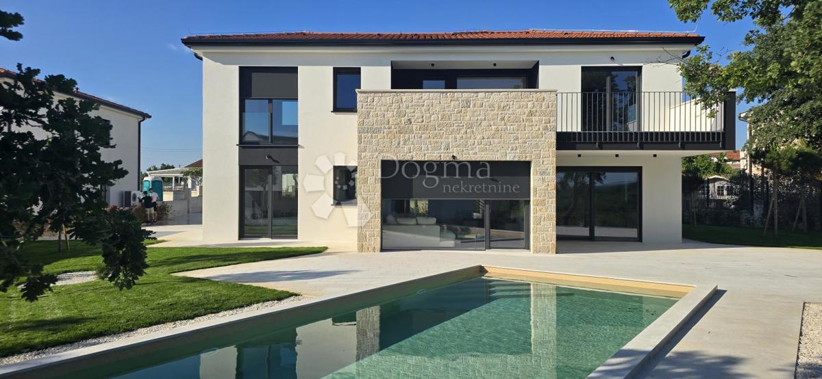 Terreno edificabile Sutivanac, Barban, 1.045m2