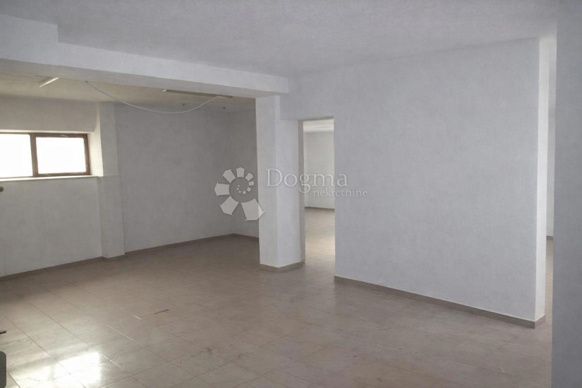 Locale commerciale Donji Miholjac, 122,40m2
