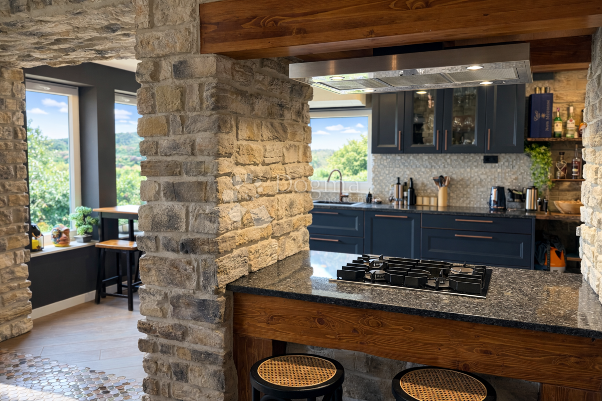 Proprietà unica a Žrnovnica – unità separate, vista panoramica