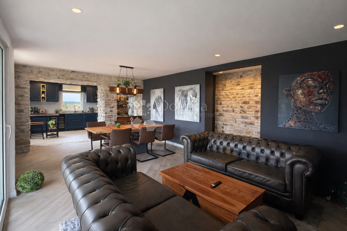 Proprietà unica a Žrnovnica – unità separate, vista panoramica