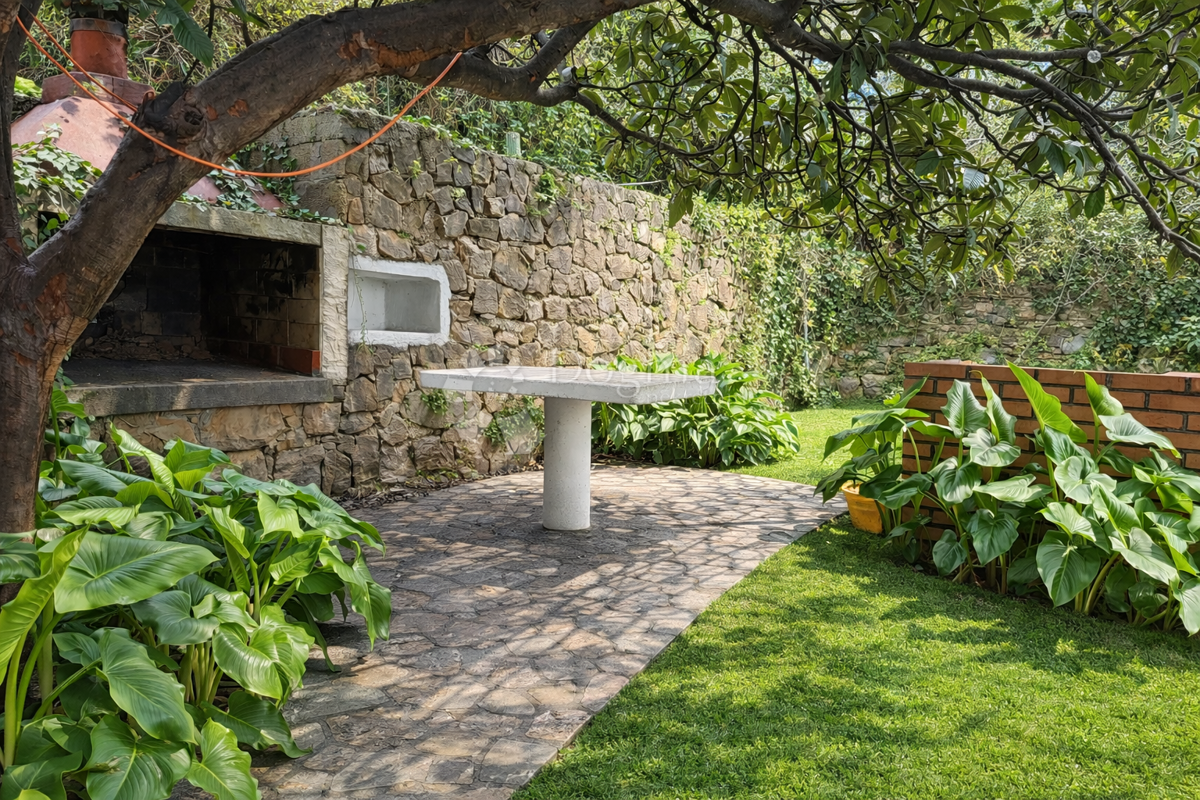 Proprietà unica a Žrnovnica – unità separate, vista panoramica