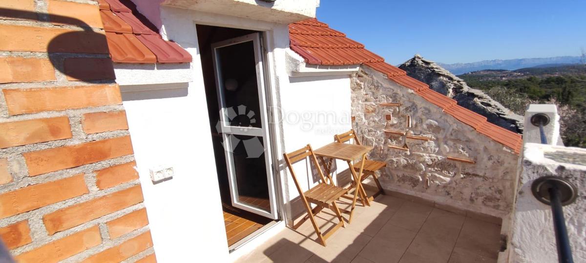 Casa Gdinj, Jelsa, 54m2