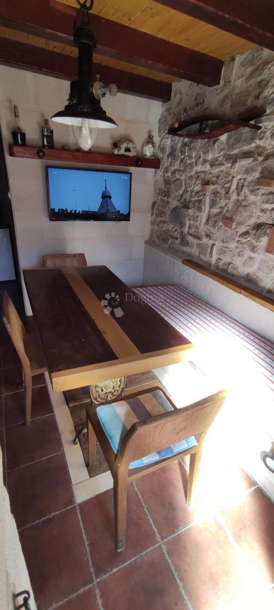 Casa Gdinj, Jelsa, 54m2