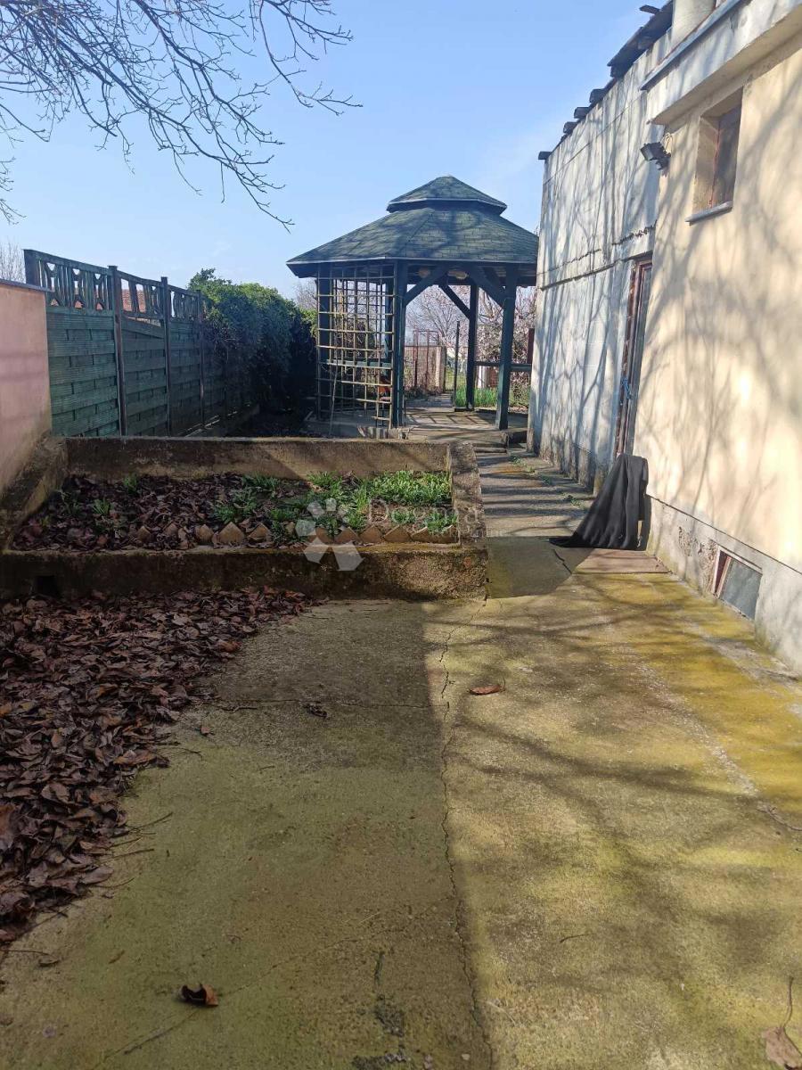 Casa Tenja, Osijek - Okolica, 150m2