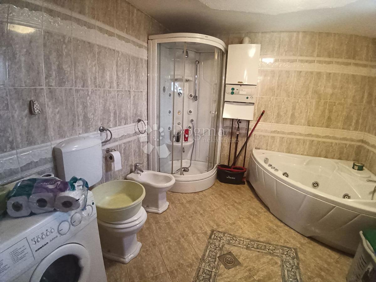 Casa Tenja, Osijek - Okolica, 150m2