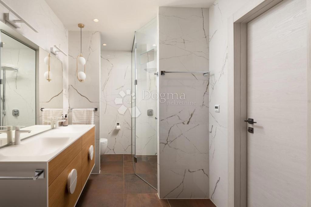 Casa Smoković, Zemunik Donji, 350m2