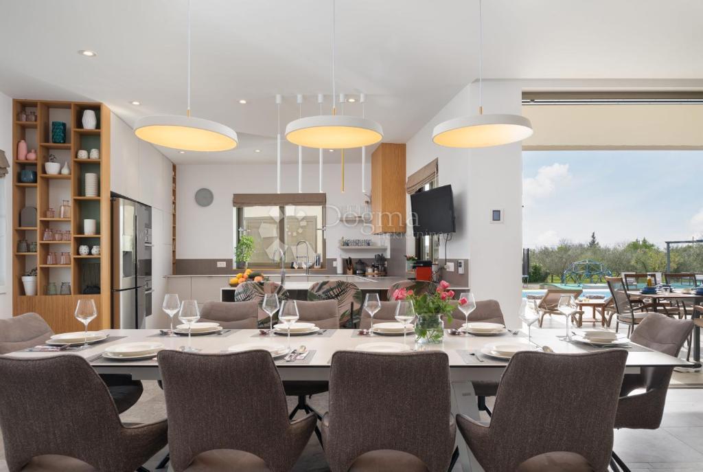 Casa Smoković, Zemunik Donji, 350m2