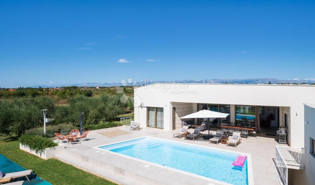 Casa Smoković, Zemunik Donji, 350m2